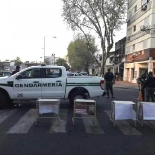 Gendarmes armados interrumpieron una clase pública en la que se estaba hablando de Maldonado