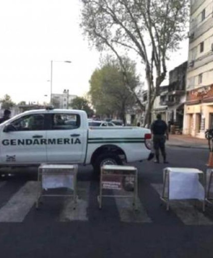 Gendarmes armados interrumpieron una clase pública en la que se estaba hablando de Maldonado