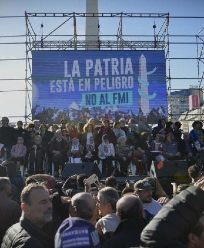 «La Patria no se rinde»: nueva movilización contra la llegada del FMI