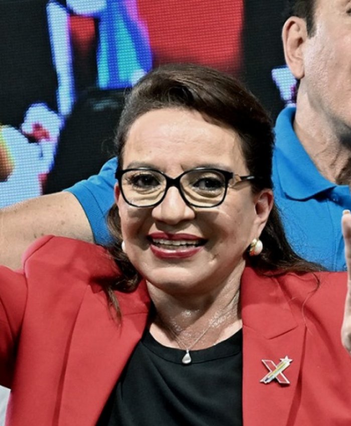 Xiomara Castro asume con el apoyo de todo el continente