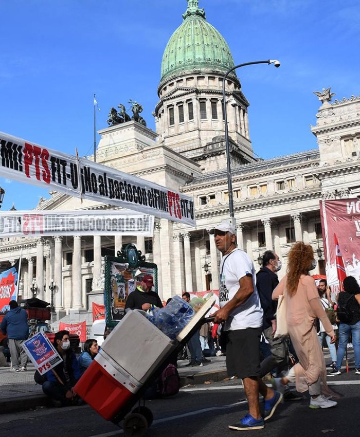 Movilizaciones de la izquierda contra el entendimiento con el Fondo