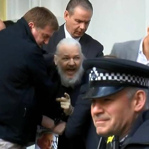 Finalmente Moreno le soltó la mano y Assange quedó preso en Londres