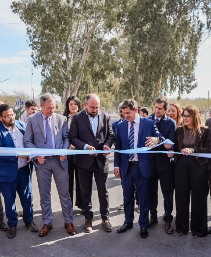 Orrego anunció el inicio de la repavimentación de calle Sargento Cabral entre Paula Albarracín y Calívar