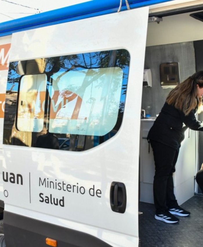 El Vacunatorio Móvil se encuentra en la Plaza Gertrudis Funes