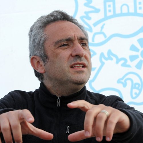 Larroque: internas en el FdT y posible candidatura de CFK