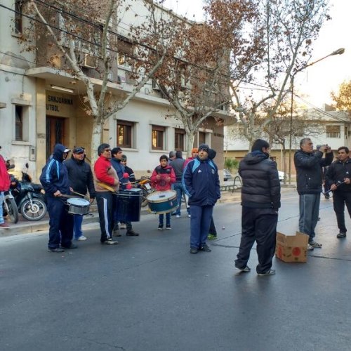 Cerámica San José: trabajadores reclaman falta de pago