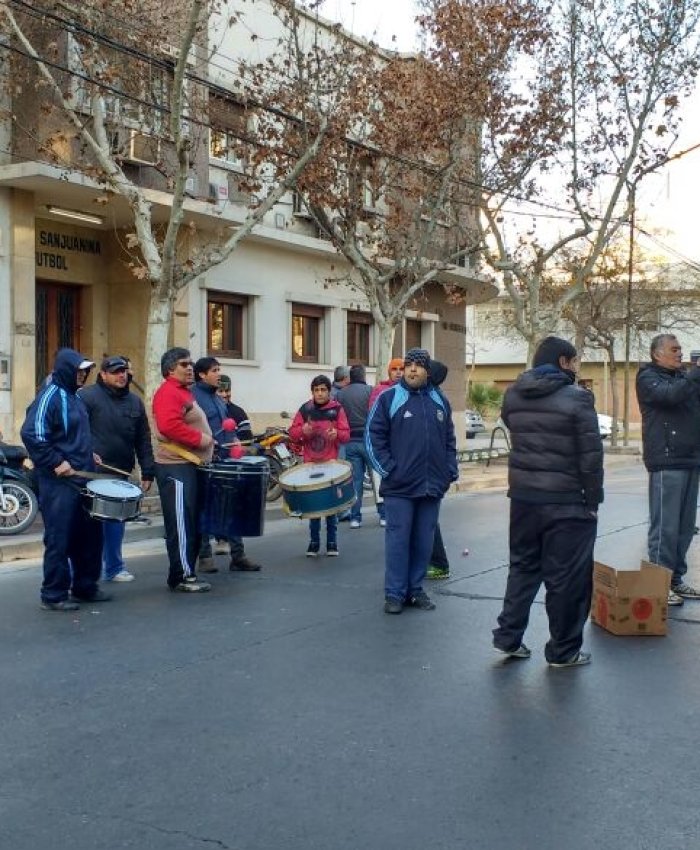 Cerámica San José: trabajadores reclaman falta de pago