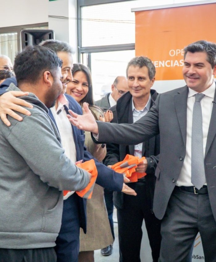 El gobernador Orrego destacó los servicios disponibles en el San Juan Cerca en Angaco