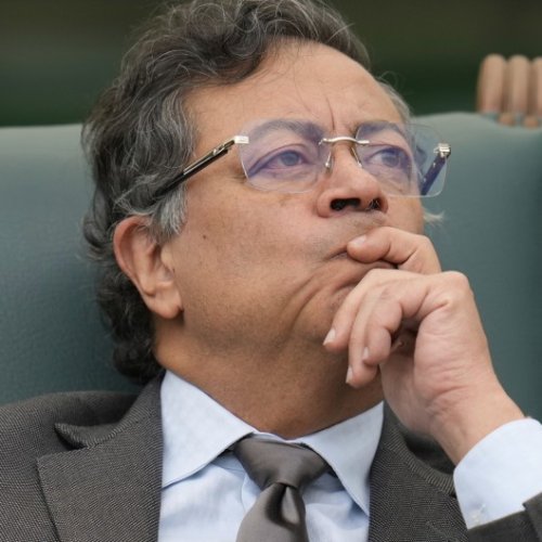 COLOMBIA: Gustavo Petro afirmó que las Fuerzas Militares dejarán de comprar armamento a EEUU