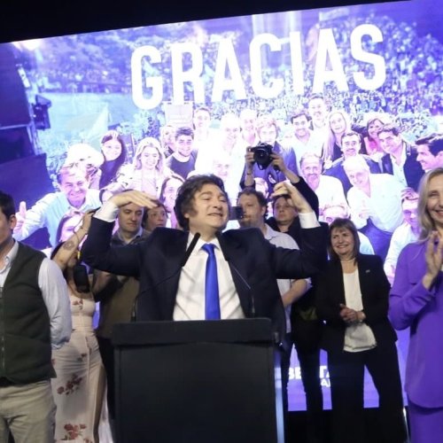Una encuesta revela un 64,5% de desaprobación al Gobierno y un 71,2% pide un cambio de gestión