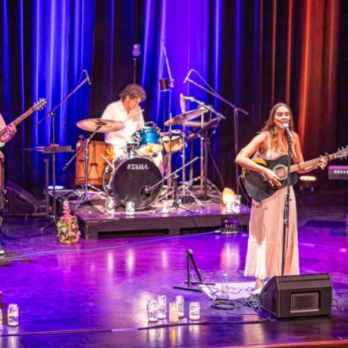 Jornada cultural y artística por el 8M en los jardines del Chalet Cantoni