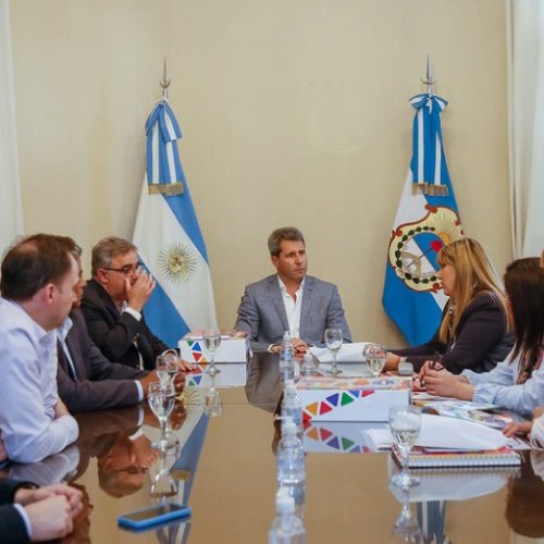 Sergio Uñac recibió los saludos del gobernador de Catamarca, Raúl Jalil