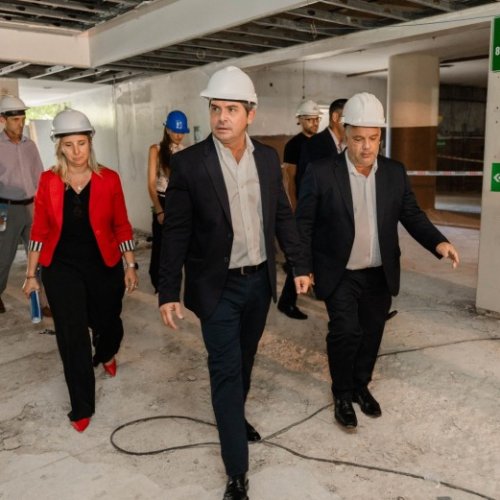 Orrego recorrió las obras de remodelación del Teatro Sarmiento
