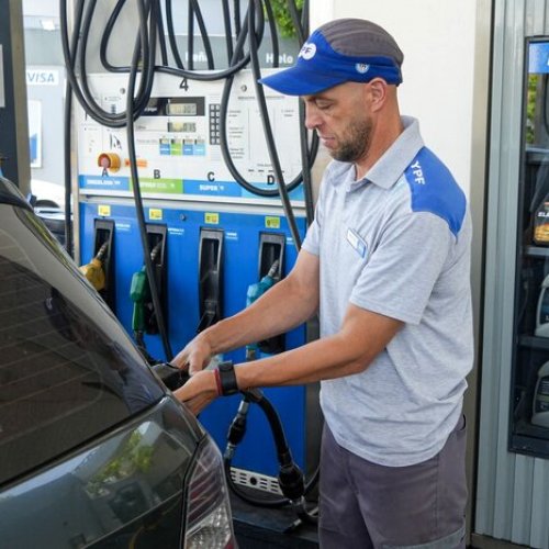 Aumento de Nafta: ¿cuánto subió desde que Milei asumió?. Imagen: NA