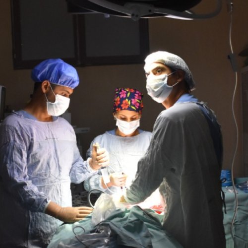 El Hospital Marcial Quiroga realizó la primera artroscopia de mandíbula en San Juan