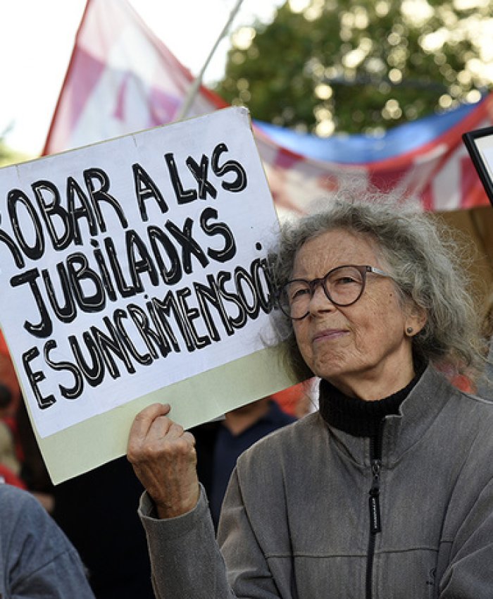 Organizaciones sociales y sindicatos volverán a ocupar el centro porteño para respaldar a los adultos mayores. Imagen: Andres Macera