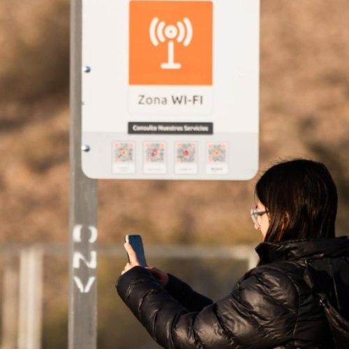 Innova consolida la conectividad en departamentos alejados con fibra óptica y WiFi público