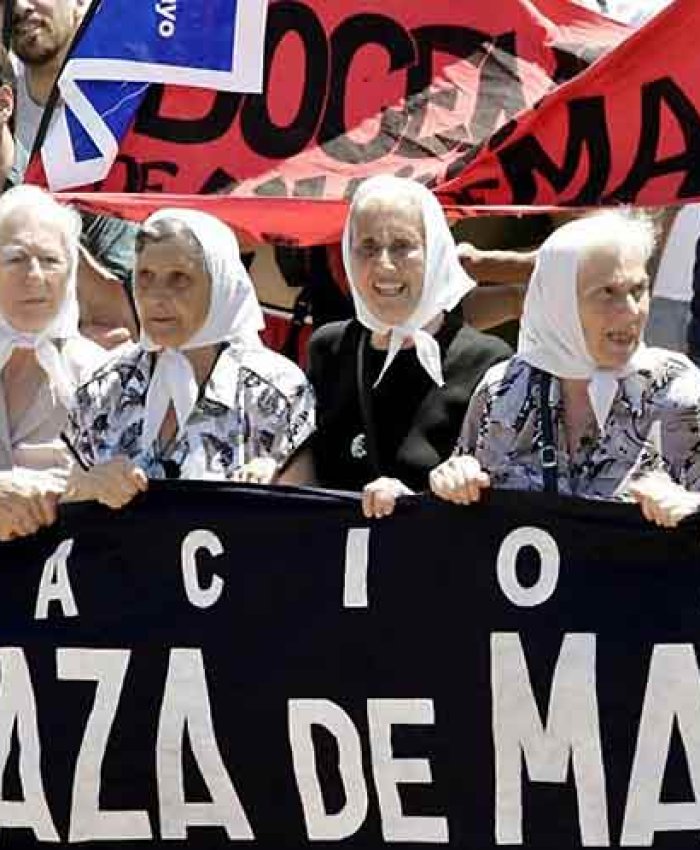 Abuelas de Plaza de Mayo conmemoran 43 años de su nacimiento, con una actividad masiva en las redes sociales.