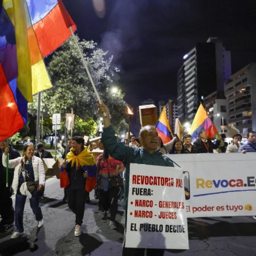 ECUADOR: Organizaciones sociales marchan solicitando la revocatoria de mandato del presidente Daniel Noboa