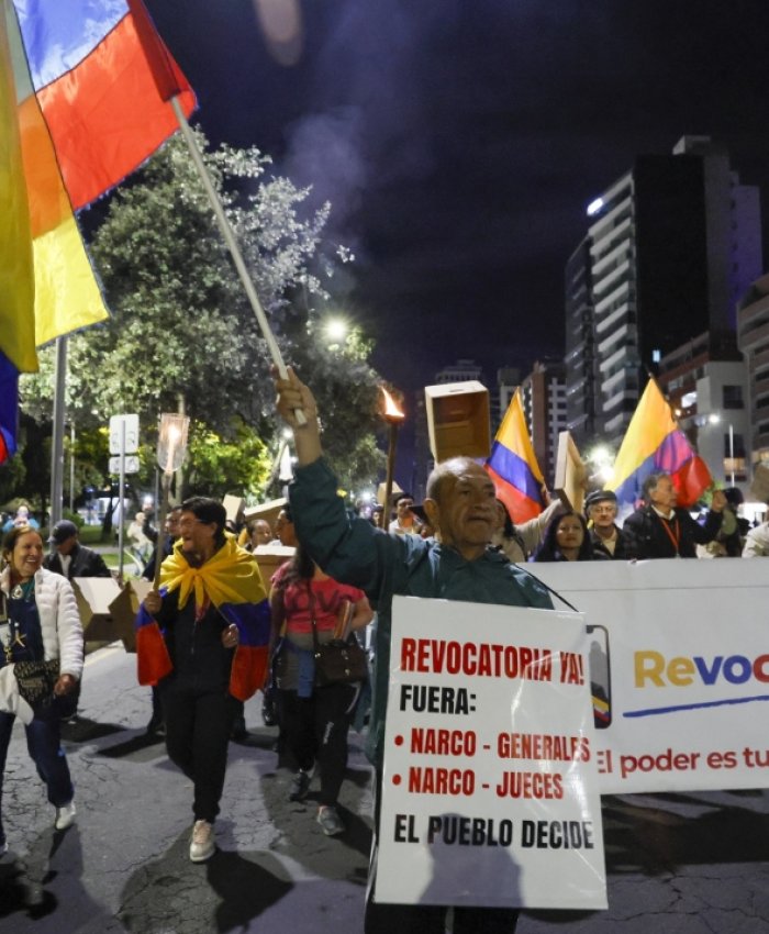 ECUADOR: Organizaciones sociales marchan solicitando la revocatoria de mandato del presidente Daniel Noboa