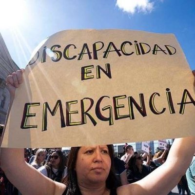 Masiva marcha de organizaciones y familiares de personas con discapacidad en contra de la nueva ley impulsada por Milei