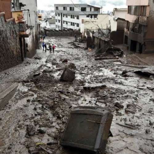 Ecuador: 22 fallecidos y 20 desaparecidos por aluvión que afectó la ciudad de Quito