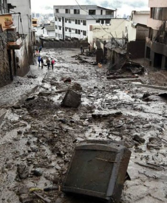 Ecuador: 22 fallecidos y 20 desaparecidos por aluvión que afectó la ciudad de Quito