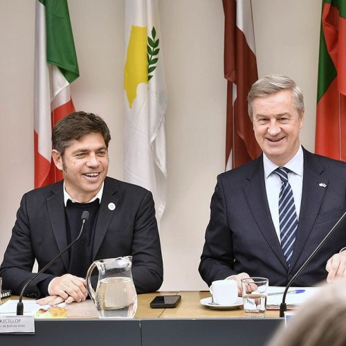 Kicillof se reunió con el embajador de la Unión Europea en busca de inversiones y suma fotos al álbum internacional
