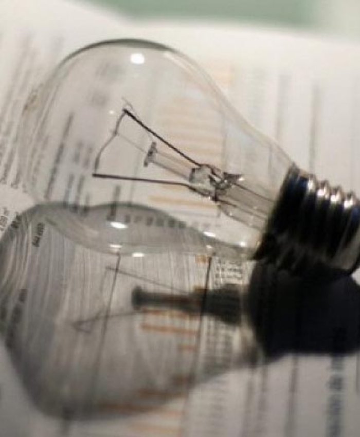 «El topo desde adentro»: luz y gas, fuertes recortes a los subsidios.