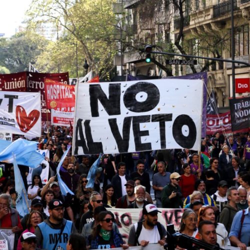 Docentes exigen la reactivación del FONID, que en la actualidad rondaría los 300 mil pesos mensuales.