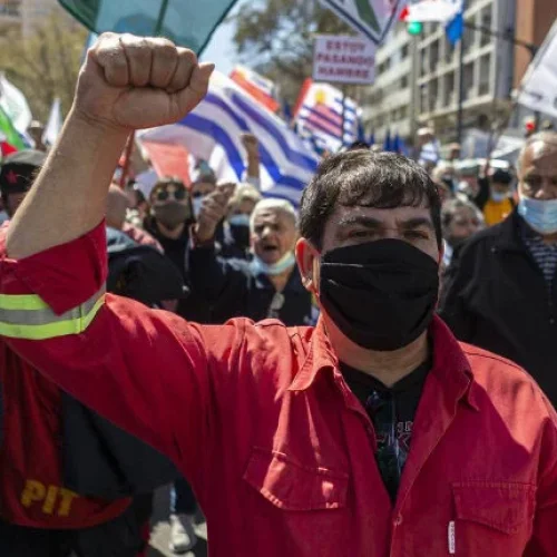 URUGUAY: central sindical y organizaciones sociales realizan paro por el alto costo de vida