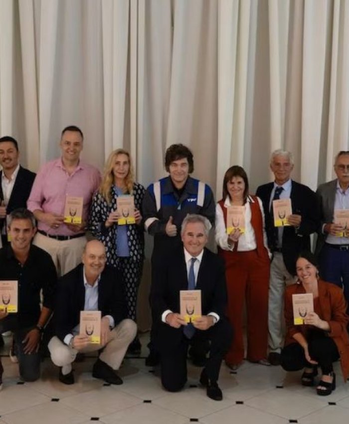 LA CASTA TIENE AUMENTO: Milei le dio un aumento del 90%  a ministros y secretarios del Poder Ejecutivo.