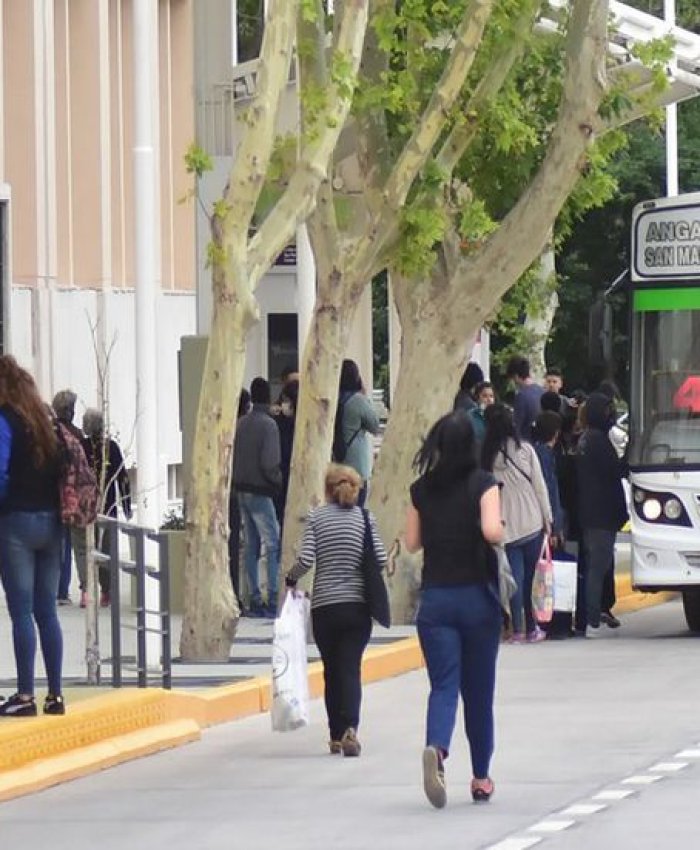 SAN JUAN: grave, por falta de combustible, algunas líneas de transporte público reducen frecuencias