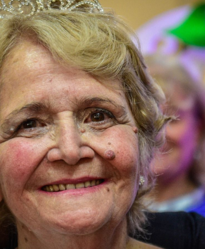 María teresa es la nueva reina del adulto mayor en Chimbas