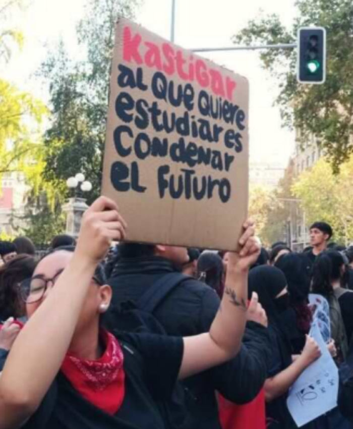 CHILE: estudiantes convocan a movilización en todo el país en rechazo a las políticas de ajuste social y económico impulsadas por el Gobierno de Kast