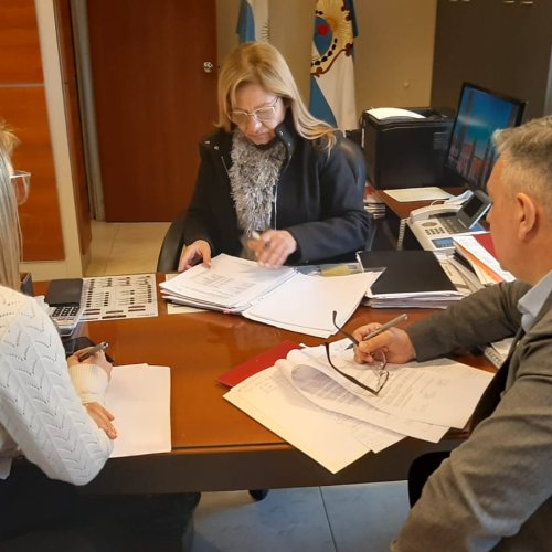 La ministra de Hacienda y su equipo trabaja de cara a la próxima paritaria docente