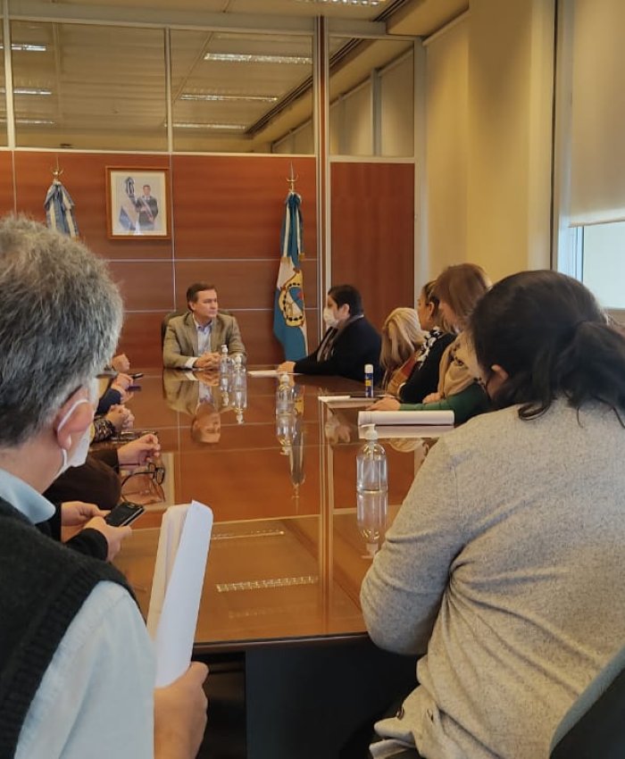 El Gobierno convocó a sindicatos y autoconvocados a una mesa de diálogo