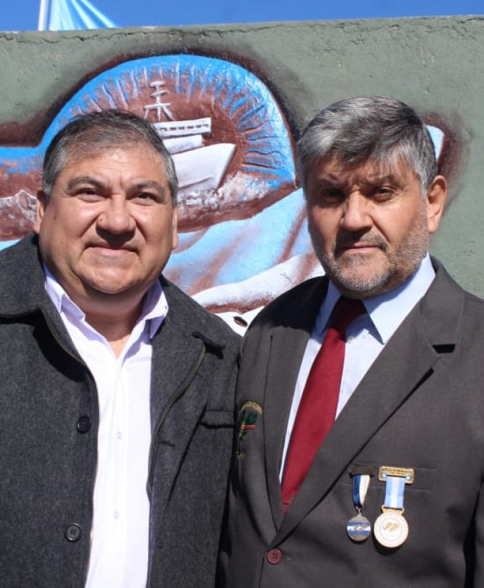 ARA Bahía Paraíso: Las plazoletas del Loteo Municipal Ullum rinden honor a Malvinas