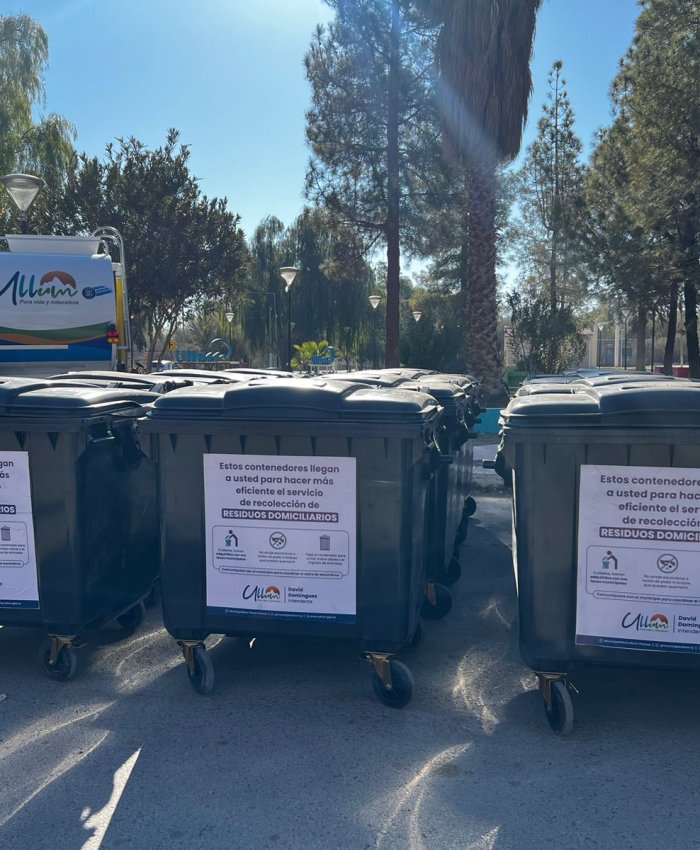 Ullum: nuevo camión cisterna, contenedores y luminarias