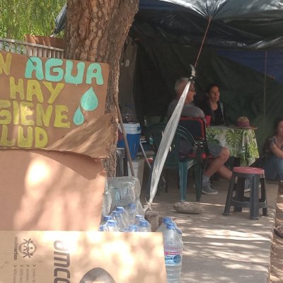 22 días de acampe frente a la planta de OSSE de Valle Fértil