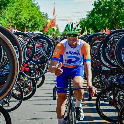 El «Pato» Montivero recibió un emotivo homenaje a su trayectoria