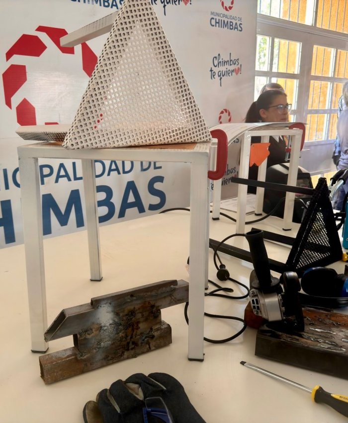 Cuarenta y cinco chimberos egresaron de los primeros cursos del Laboratorio de Oficios