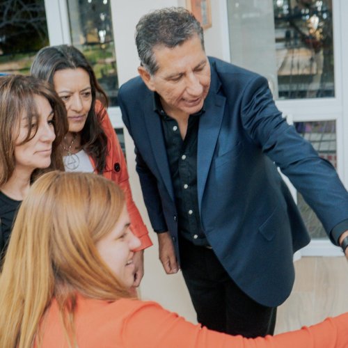 Pocito presentó la muestra fotográfica «Gloria, Honor y Gratitud»