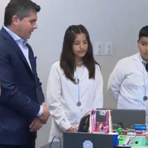Orrego recibió a los alumnos sanjuaninos ganadores del primer premio nacional de robótica