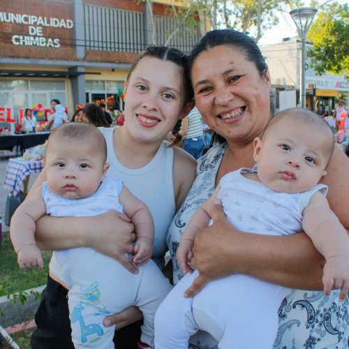 FERIA “TE QUIERO MAMÁ”: Chimbas celebró a las madres con emprendedores, artistas y talleres culturales