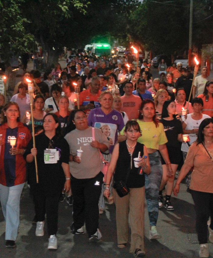 CHIMBAS LLEVÓ ADELANTE LA MARCHA DE ANTORCHAS “ILUMINANDO VIDAS”