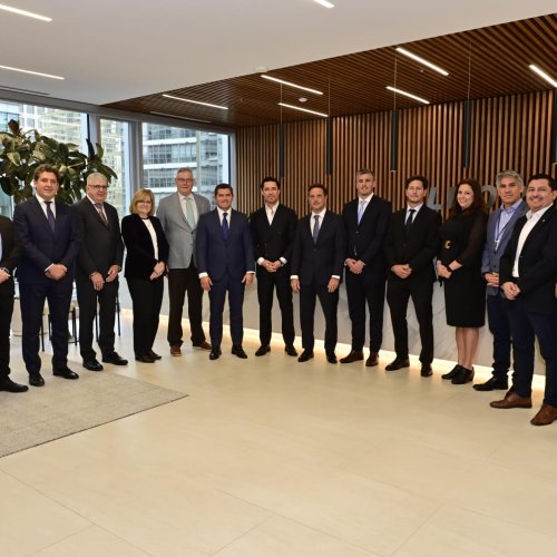 Marcelo Orrego se reunió en Vancouver con autoridades de Fluor y conoció el modelo 3D del proyecto minero Vicuña