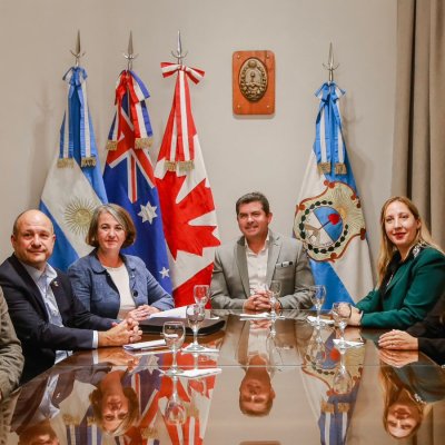 El gobernador Marcelo Orrego recibió a los embajadores de Australia y Canadá