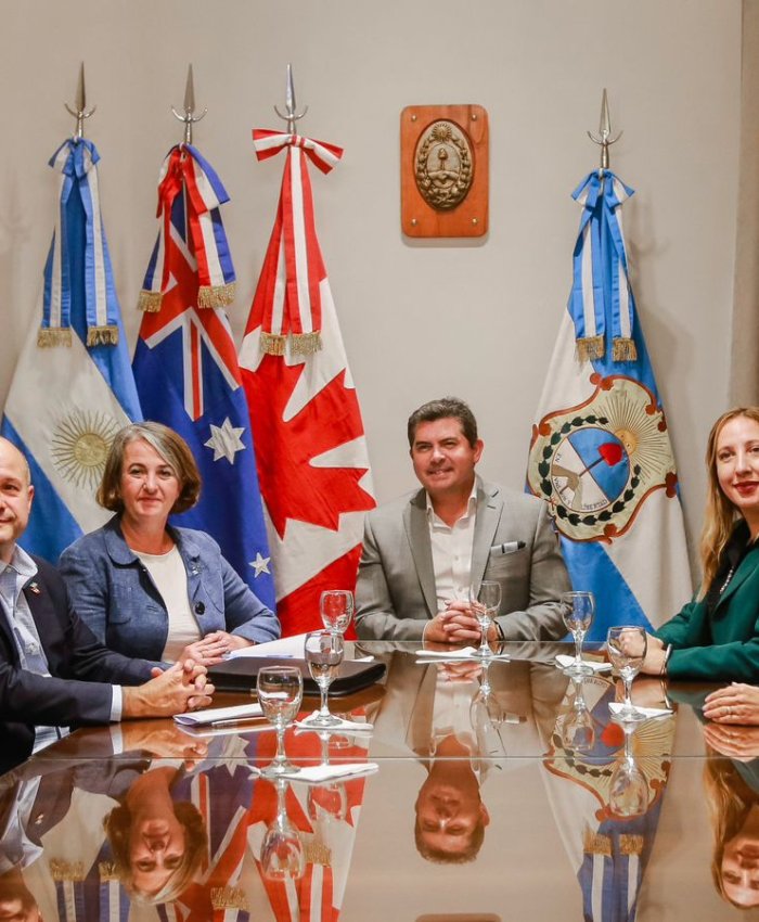 El gobernador Marcelo Orrego recibió a los embajadores de Australia y Canadá