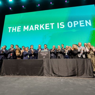 Orrego activó la campana que marcó la apertura del mercado bursátil de Toronto en la Expo San Juan Minera 2026
